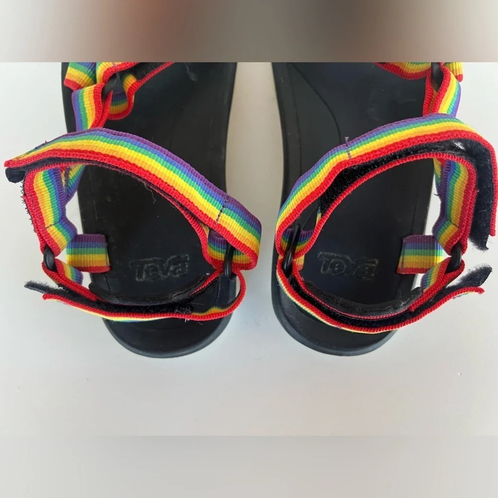 Teva Kid's Unisex Hurricane Xlt 2 Sandals Water Shoes, Rainbow and Black, size 3